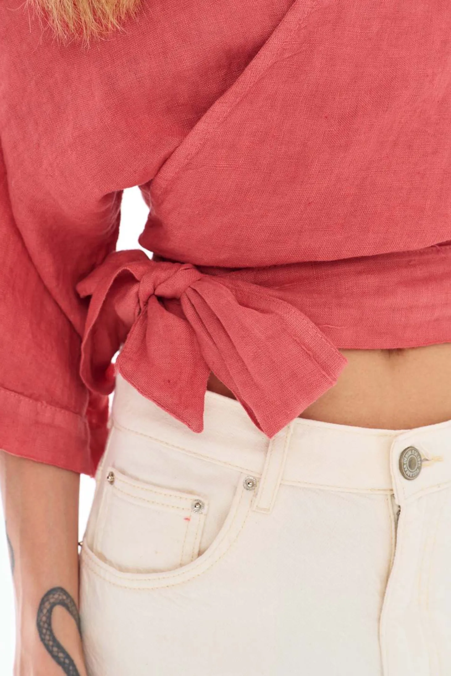 Lniana bluzka wiązana Tied In Rose