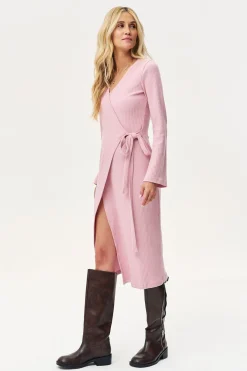 Sukienka dzianinowa midi Gentle Blush