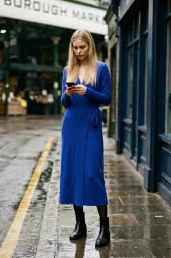 Sukienka dzianinowa midi London Blue
