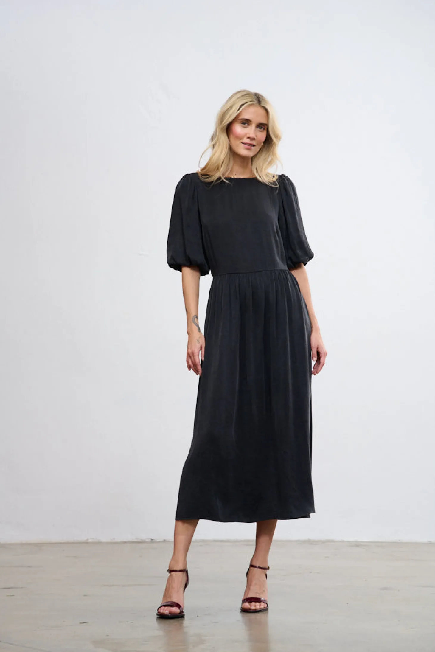 Sukienka midi Black Orchid