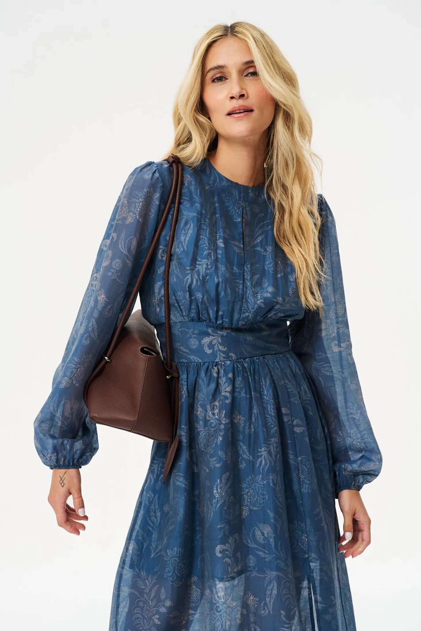 Sukienka midi Falling For Florals