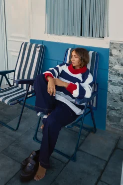 Sweter Fade Into You