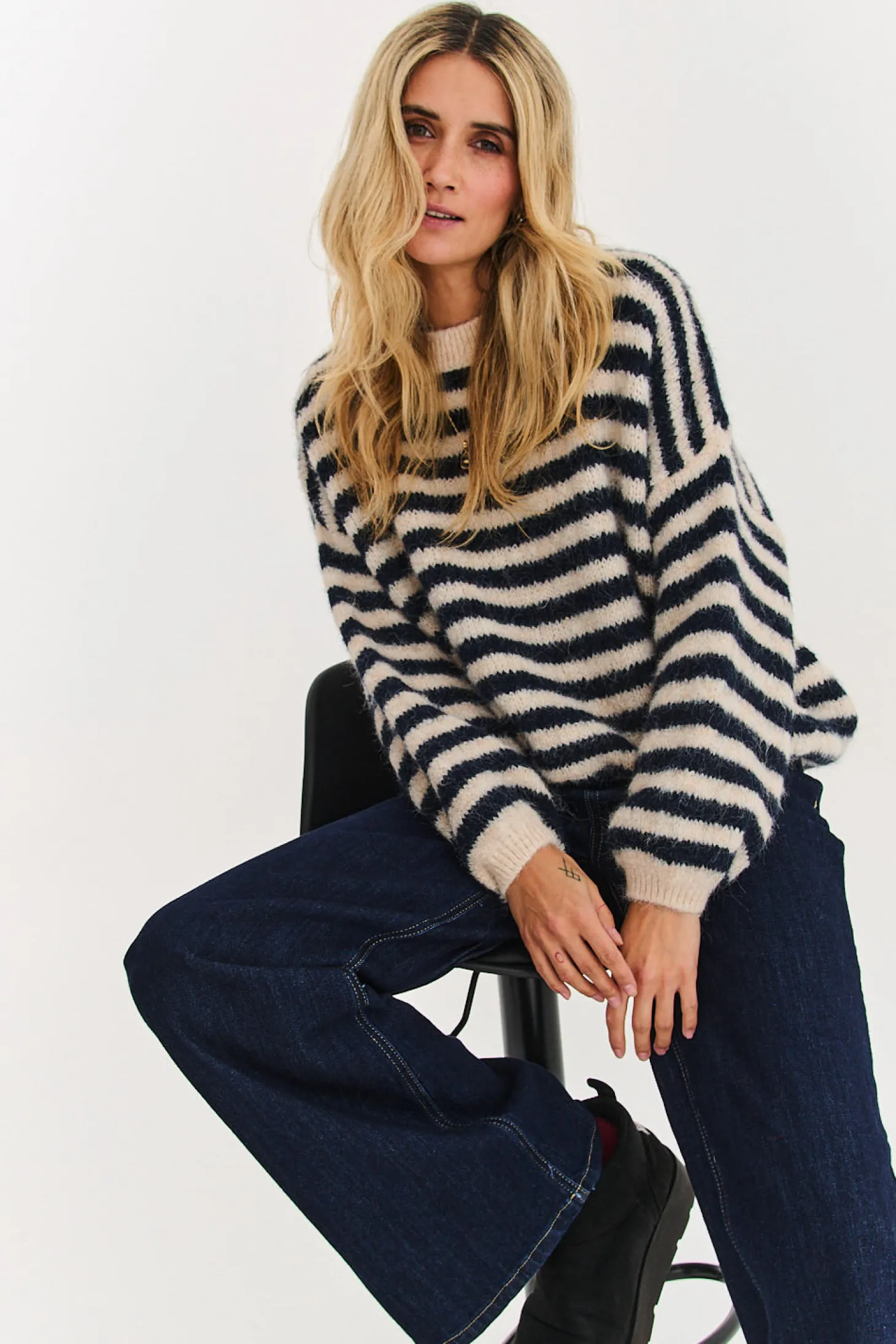 Sweter French Tale