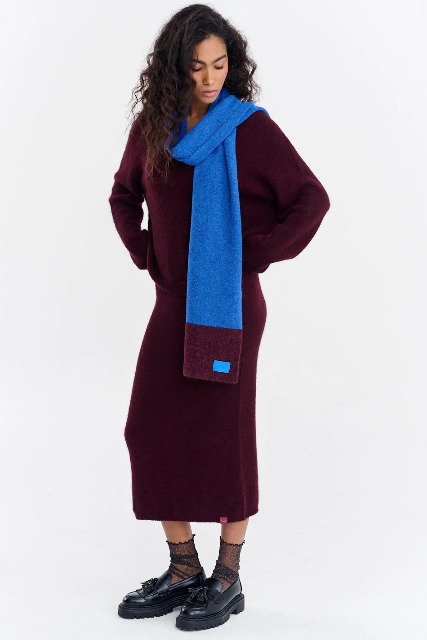 Sweter Magnetic Instinct