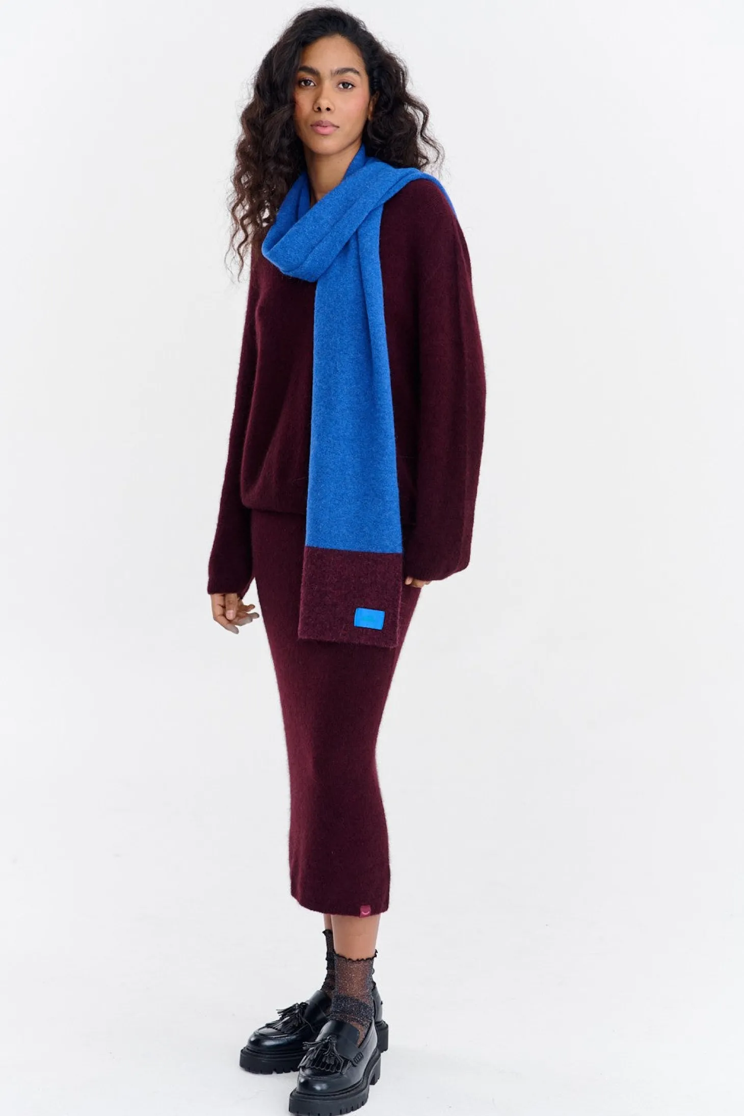 Sweter Magnetic Instinct