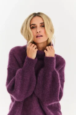 Sweter moherowy z golfem Nocturne