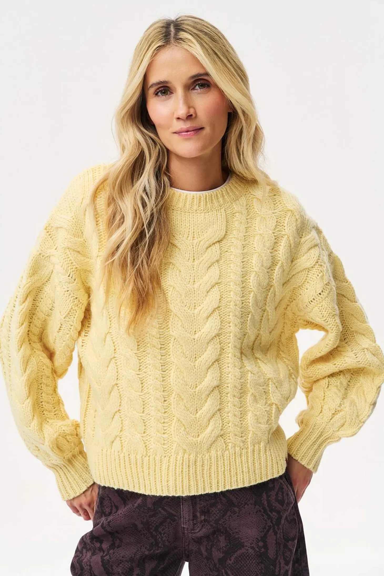 Sweter z wełną Mimosa