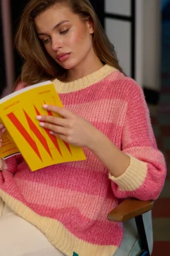 Sweter z wełną Strawberry Cream